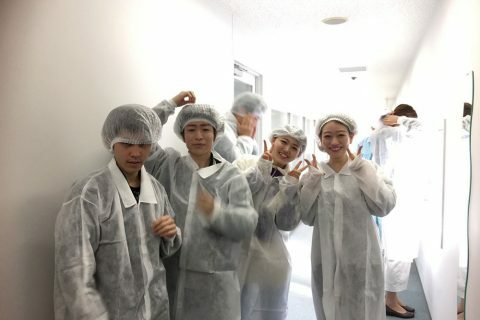 株式会社日置美容室では工場見学にも行きます